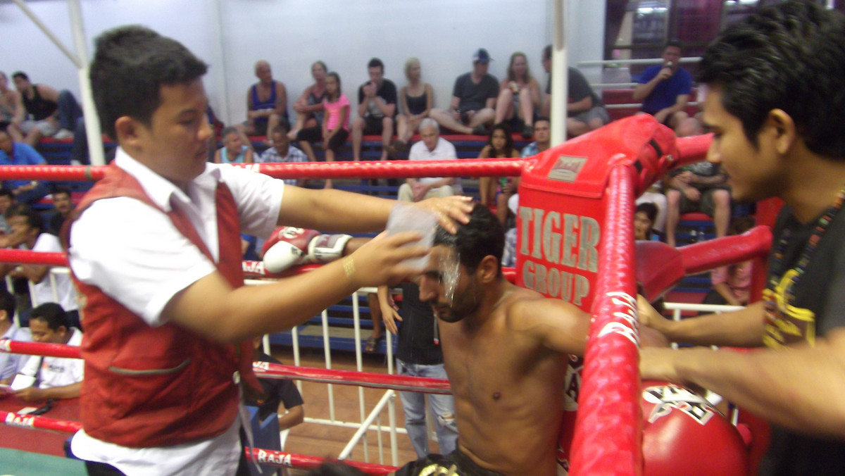 29 kwietnia polski zawodnik Kickboxingu, Bartosz Batra z wrocławskiego klubu "Puncher" stoczył swoją drugą walkę w Tajlandii.