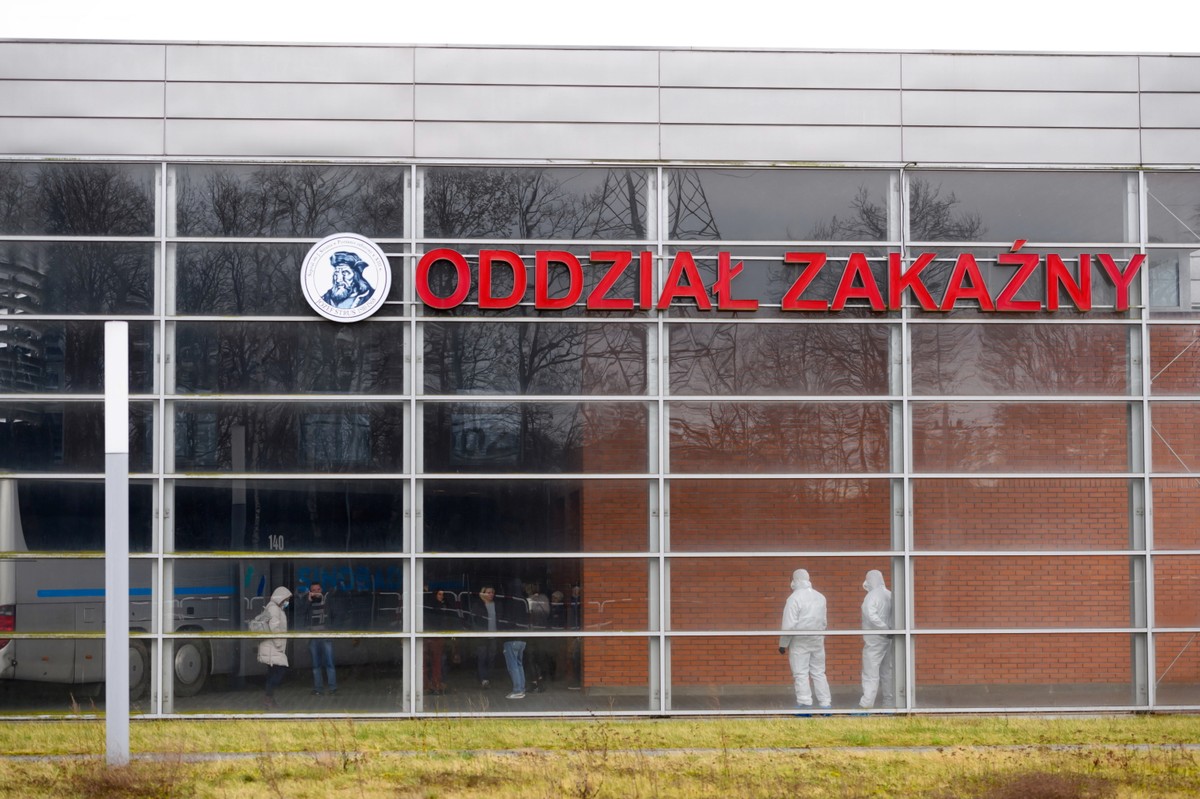 pasaerowie autobusu na kwarantannie