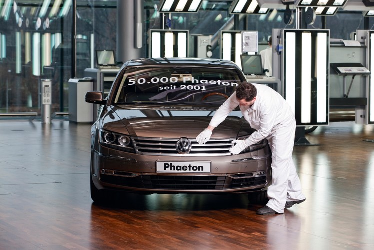 Szklana fabryka Volkswagena w Dreźnie kończy 10 lat