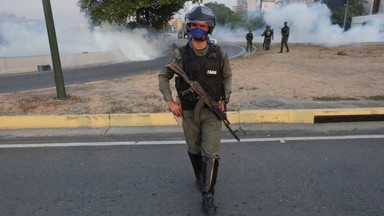W Wenezueli wrze. Pojazd armii wjechał w protestujących