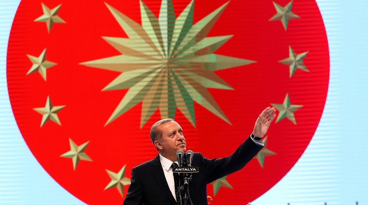Erdogan beszédet tart a 2016-os EXPO-n, a törökországi Antalyában/ Foto: AFP