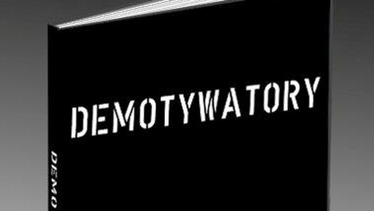 Album "Demotywatory", choć wygląda zwyczajnie, nie jest zwykłą książką. "Demotywatory" to książka także o Tobie! Książka ukazała się nakładem Wydawnictwa Vesper.