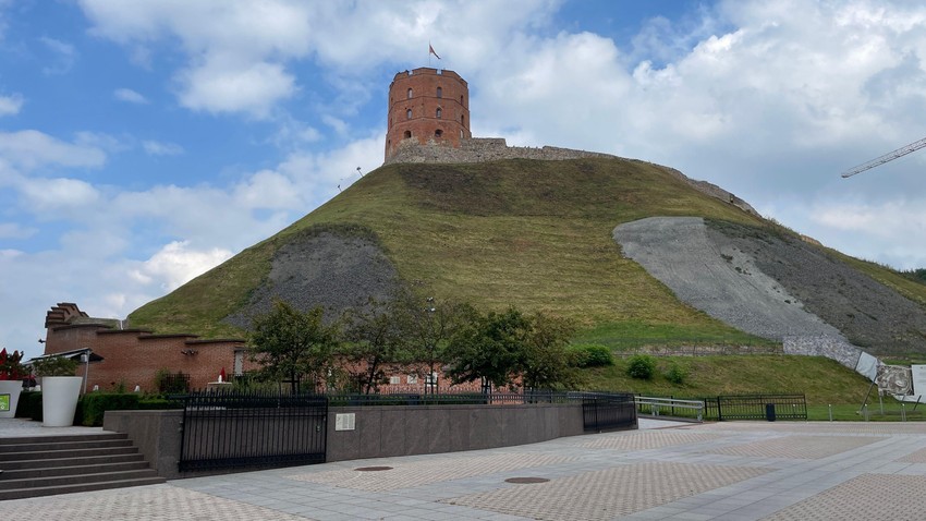 Kula Gediminas na istoimenom brdu u centru Viljnusa | Foto: Nemanja Mitrović