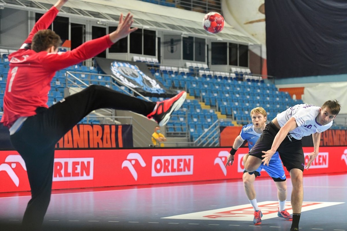 Orlen Wisły Płock Adam Morawski (L) i Sergiej Kosorotow (P) PAP/Piotr Nowak