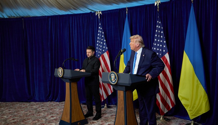 Zełenski osłupiał, gdy usłyszał te słowa Trumpa. Kamery to zarejestrowały [WIDEO]