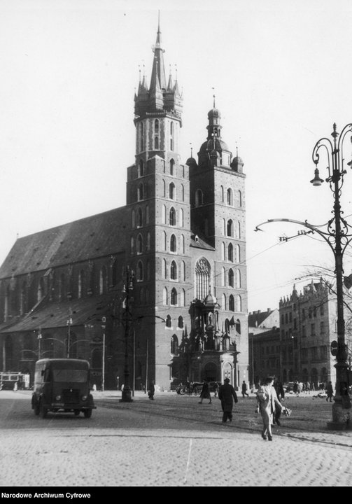 Kościół Mariacki w latach 50.