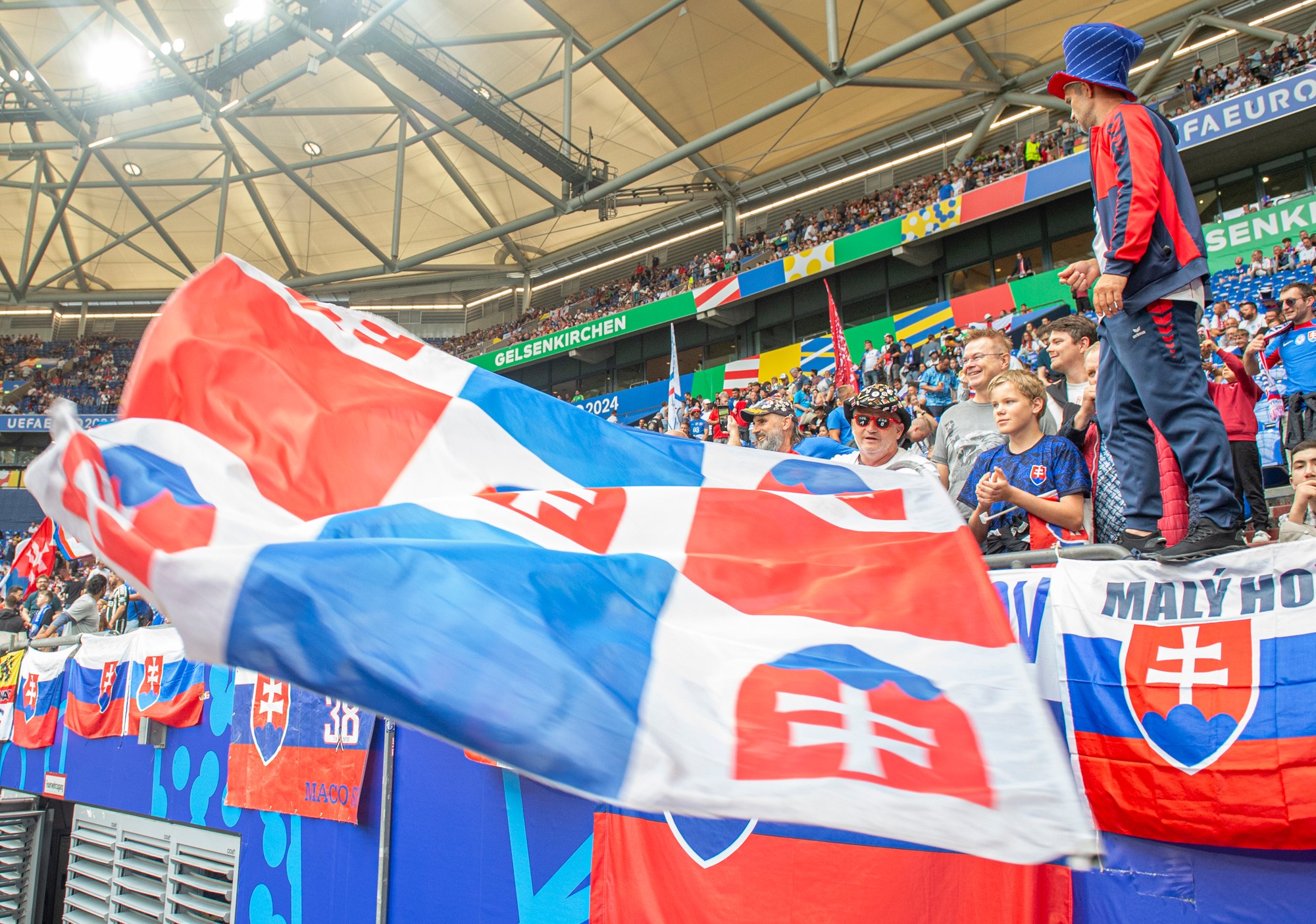Slovenskí fanúšikovia pred zápasom s Anglickom.
