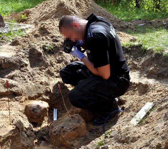 Ofiary gangsterskich porachunków znaleziono pod Warszawą