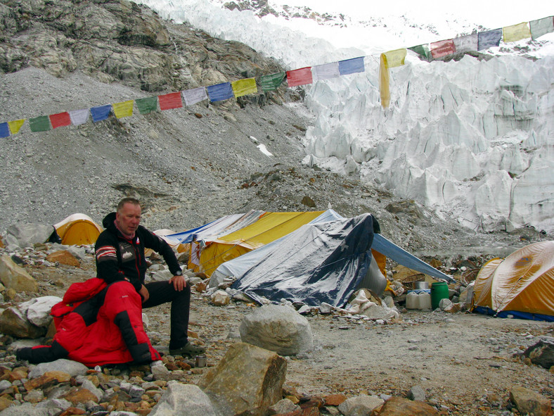 Artur Hajzer w bazie pod Makalu