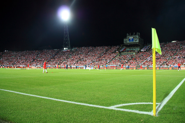 Miasta budują stadiony, płacą i płaczą