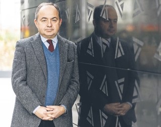 Rosnąca zależność rządu od radykałów osłabiała pozycję premiera w Brukseli [WYWIAD]