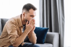 L4 z kodem D to dłuższe chorobowe i ekstra korzyści. Kiedy przysługuje?