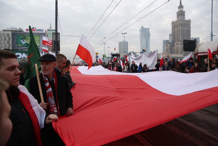 Marsz Niepodległości na ulicach Warszawy