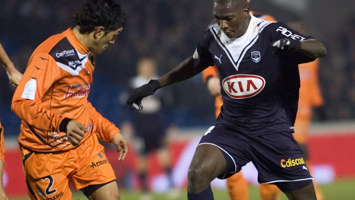 Pomocnik reprezentacji Mali, Abdou Traore przedłużył swój kontrakt z Girondins Bordeaux. 23-letni zawodnik pozostanie w zespole "Żyrondystów" do końca czerwca 2015 roku.