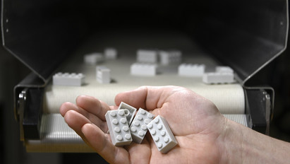 Megérkezett: bemutatták az első, újrahasznosított műanyagból készült LEGO-kockát