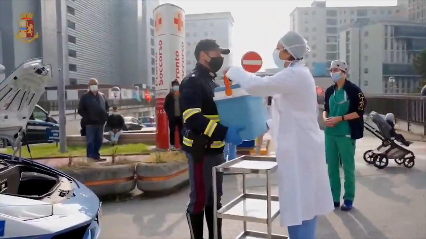 Włochy: policjanci dostarczyli nerkę do przeszczepu lamborghini