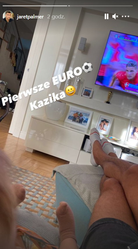 Jarosław Bieniuk ogląda Euro 2020 z najmłodszym synem