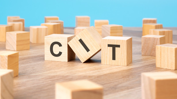 Czy płatności za wynajem matryc powinny być uwzględniane w kalkulacji limitu CIT?