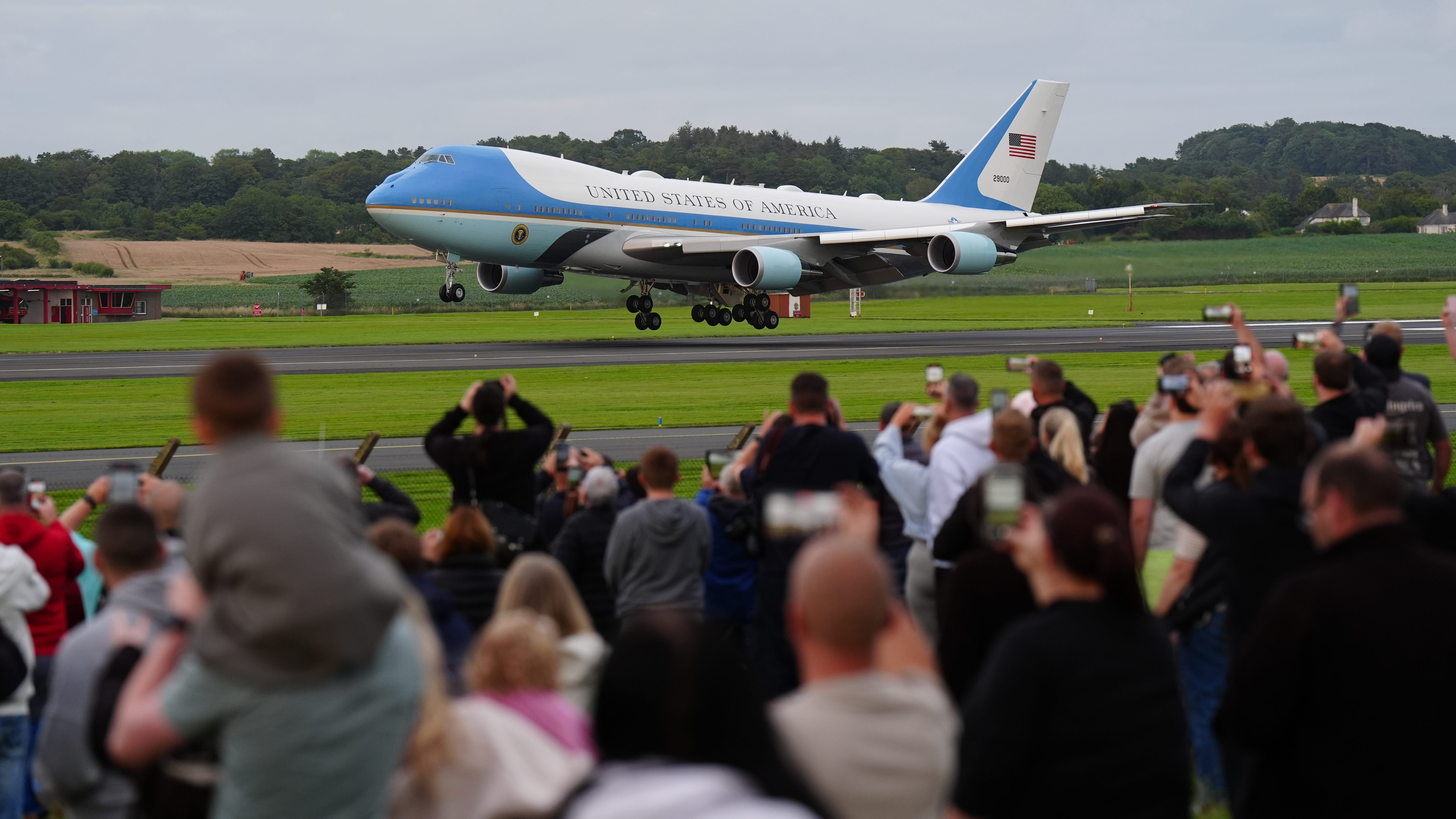 Trump to play golf at Turnberry on first day in Scotland