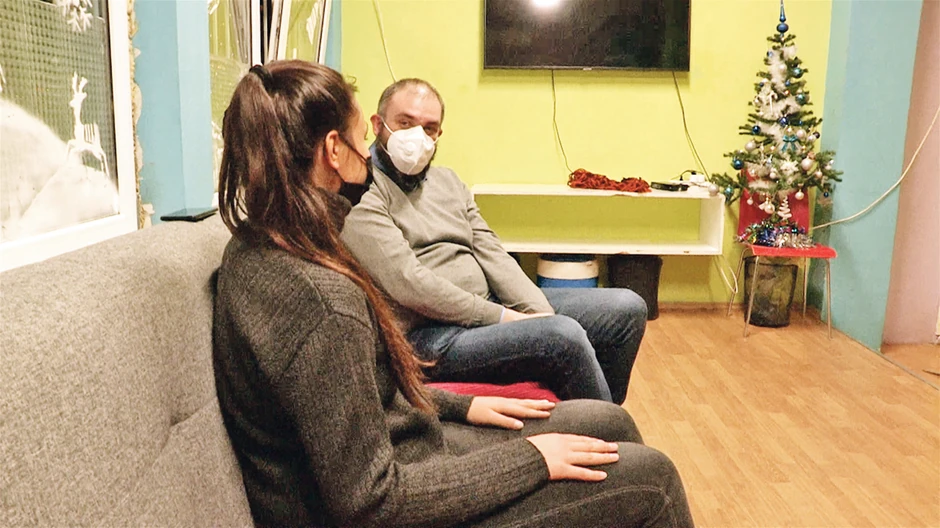 Jasni je svratište drugi dom, sad u njega dovodi i svoje mlađe sestru i brata