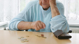 Rendkívüli nyugdíjemelés jön júliusban