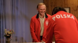 to trzeba obejrzeć. zamachowski i chyra jako giganci piłki. reżyseruje twórca "piłkarskiego pokera"