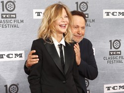 Jest lepiej, ale nie tak, jak być powinno. Meg Ryan ciągle nie ma pełnej władzy nad twarzą. FOTO