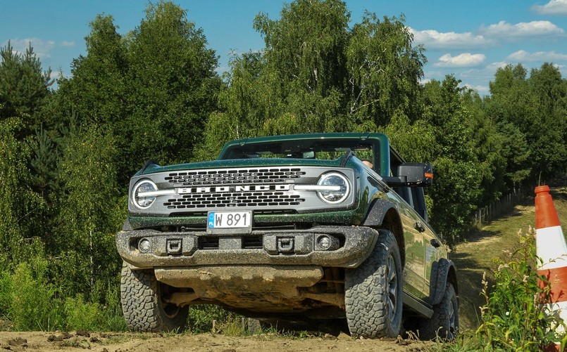 Ford Bronco: test na poligonie