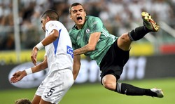 Greków dwukrotnie uratowała poprzeczka. Legia w rewanżu bez żadnej zaliczki