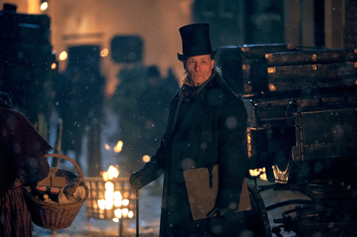 Guy Pearce w mini serialu HBO "Opowieść wigilijna". Producentami Ridley Scott i Tom Hardy [WIDEO]