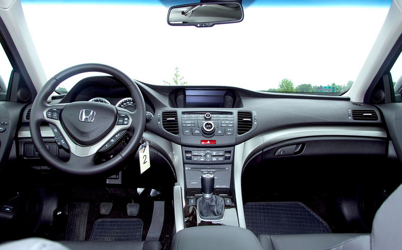 Honda: nowy Accord - dynamiczny i nowoczesny