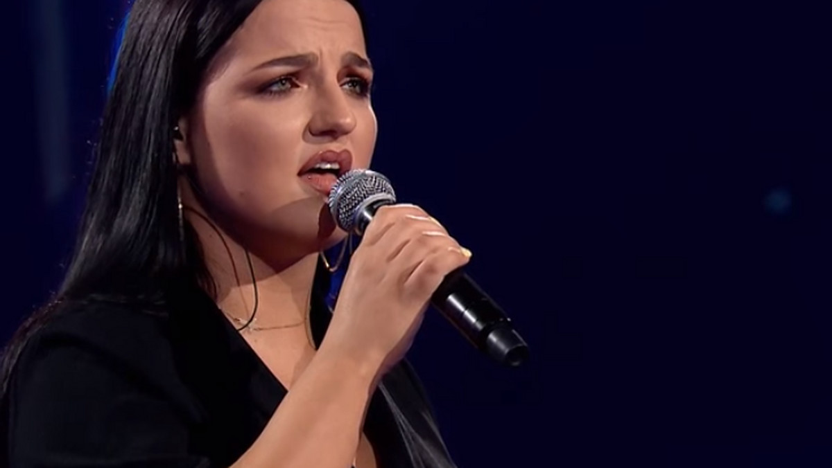 Aleksandra Tocka zachwyciła jurorów programu "The Voice of Poland" swoim występem. Teraz bierze udział w nokautach i zdecydowała się na piosenkę "Jestem kamieniem", którą w poprzedniej edycji wykonała Anna Karwan. Jak sobie poradziła?