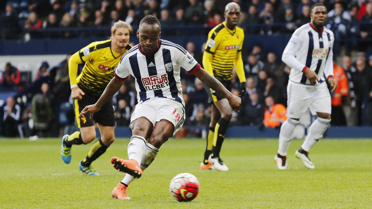 West Bromwich Albion przegrał w sobotę na własnym boisku z Watfordem 0:1. Jedynego gola meczu strzelił Ben Watson. Gospodarze mieli dwie idealne okazje do zdobycia bramki. Sędzia podyktował dwa rzuty karne dla WBA. Obydwu nie wykorzystał jednak Saido Berahino. Menedżer Tony Pulis nie obwiniał swojego napastnika za porażkę.