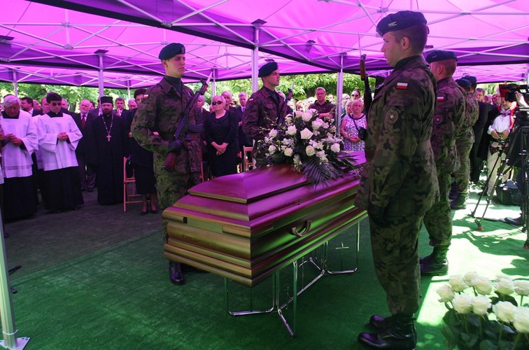 Uroczystości pogrzebowe byłego marszałka województwa małopolskiego Marka Nawary na Cmentarzu Rakowickim w Krakowie.