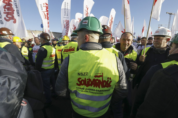 Protest NSZZ Solidarność przed TSUE