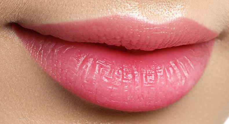 3 natural ways to make your lips 