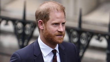 skandaliczne słowa donalda trumpa. książę harry wydał oświadczenie