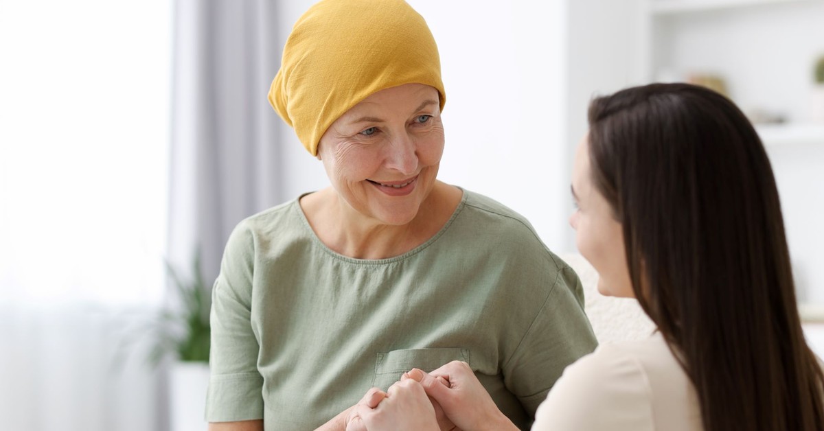 Chorzy na raka też mogą otrzymać 200 zł miesięcznie. To świadczenie wypłacane przez MOPS lub GOPS, ale nie zależy od dochodu