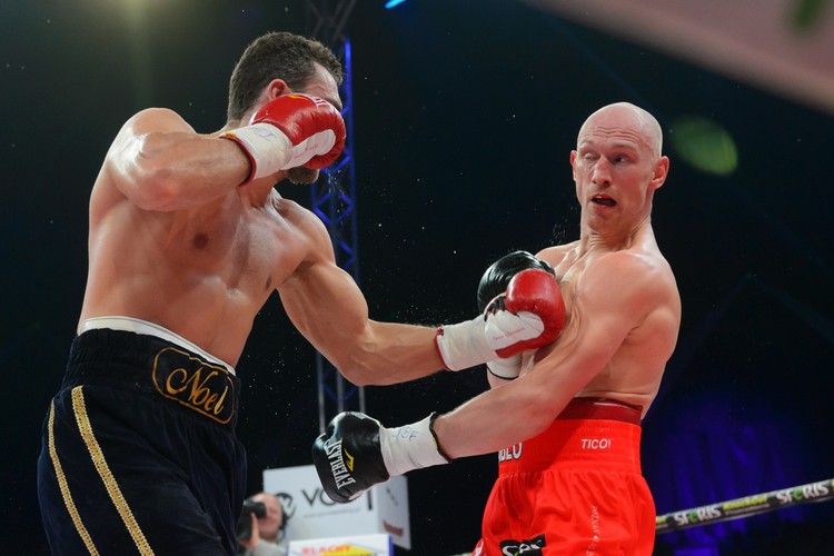 Włodarczyk pokonał Gevora w drodze po pas mistrza świata federacji IBF