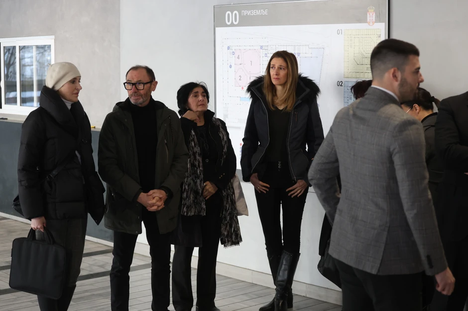 Na suđenju su roditelji ubijene dece koji stoje prekoputa