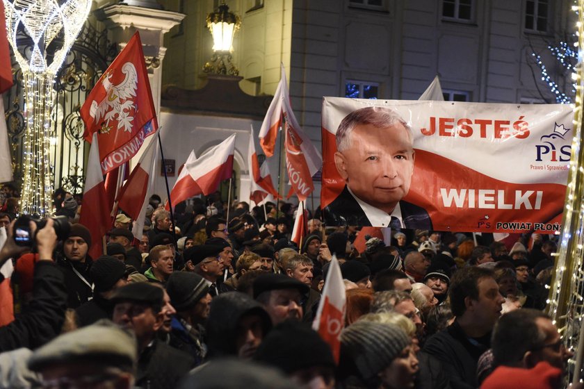 Co Kaczyński powiedział na miesięcznicy? To mu wytknęli