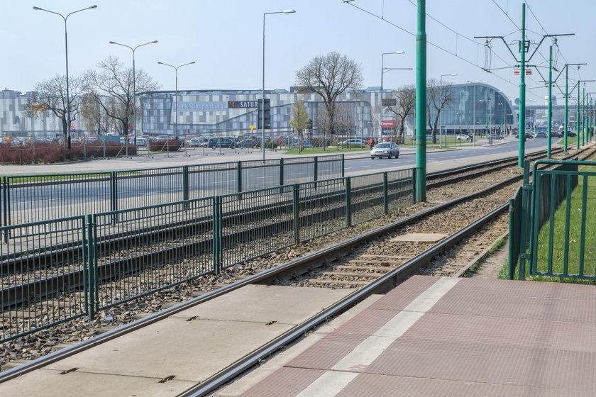 Ruszyła budowa przejścia naziemnego na ul. Matyi