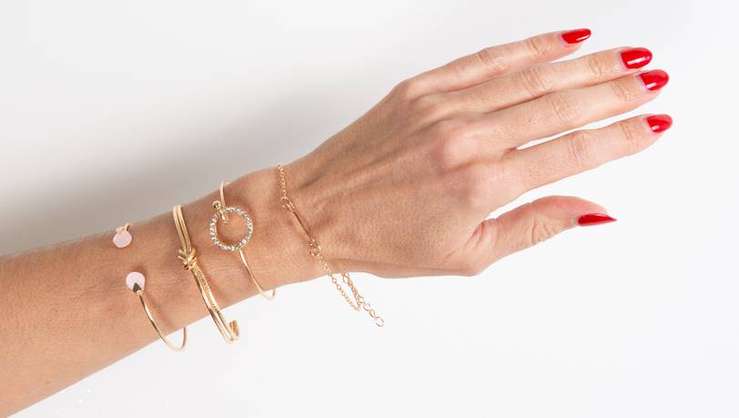 Beliebter Armschmuck mit Zirkonia-Stein im Vergleich