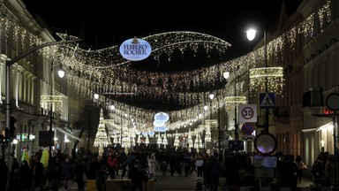 Inauguracja iluminacji świątecznej w Warszawie. Oszczędniejsza z powodu pandemii [GALERIA]