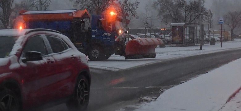 Wiatr, śnieg, deszcz i przybór wód. PSP: 1,3 tysiąca interwencji straży