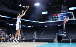 Victor Wembanyama w ostatnich miesiącach… urósł o ponad pół cala. Ma już 223 cm