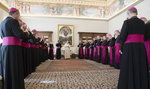 Jeden z arcybiskupów dostaje ponad 20 tys. zł emerytury. Watykan skazał go na "milczenie"