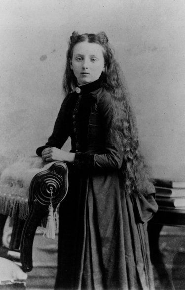 Maud w wieku 12 lat. Zdjęcie z książki „Maud Montgomery. Uskrzydlona”, Mary Henley Rubio, fot. University of Guelph Library Digital Collections