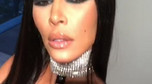 Kim Kardashian w kontrowersyjnym stroju na Halloween. Przebrała się za zmarłą wokalistkę