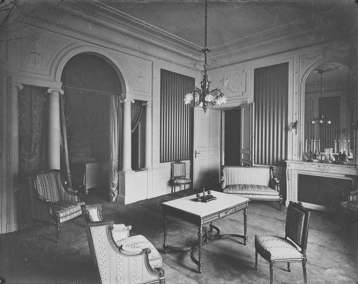 Apartament w latach 20. XX w. Źródło: Polona
